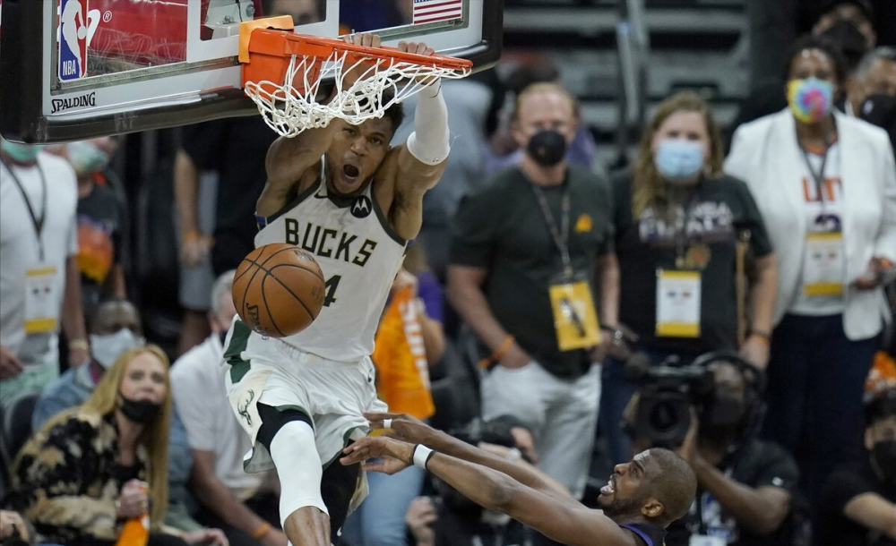 雄鹿双塔出战，让步行者难以招架的简单介绍