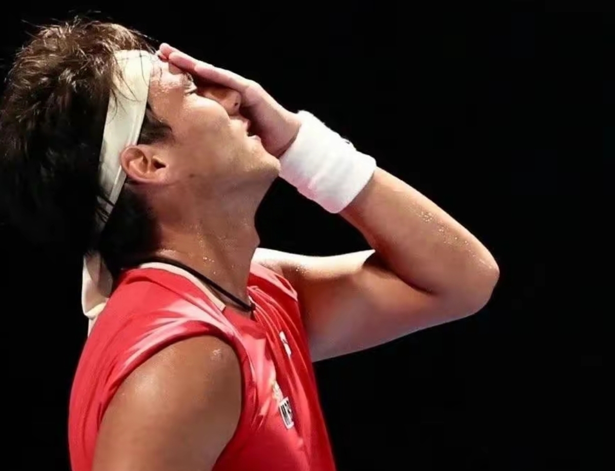 一场争议不断的比赛,唐斯情绪失控了