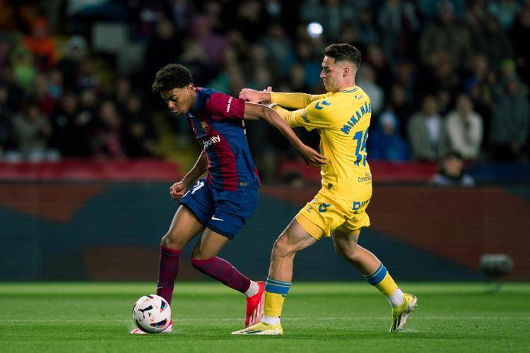 关于帕尔马在客场被乌迪内斯完胜，陷入泥沼的信息