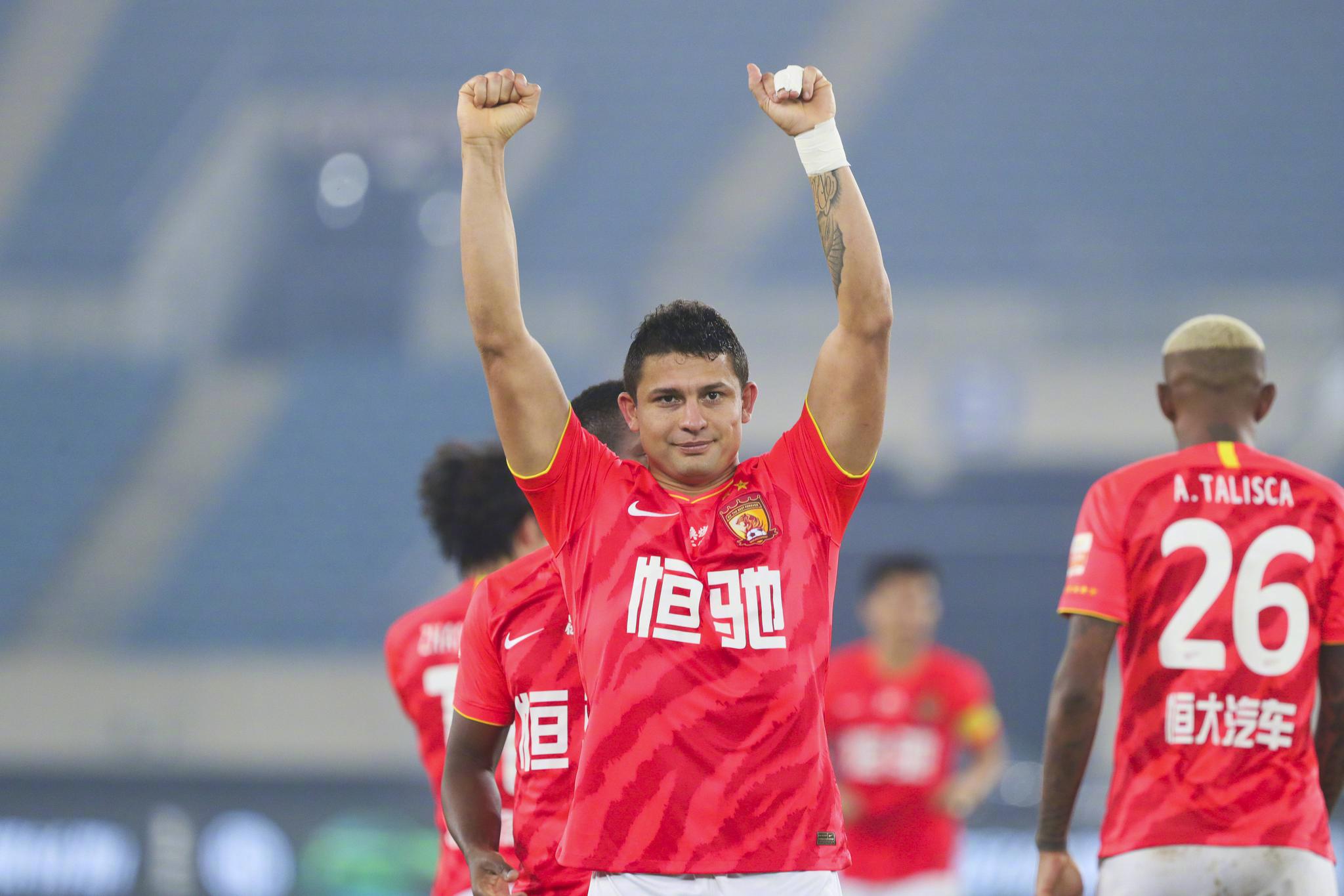 关于广州恒大球队在本轮比赛中表现出色，稳定领先的信息