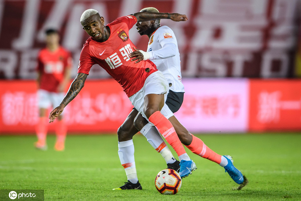 包含湖南湘涛客场不敌武汉卓尔，客场遭遇失利的词条